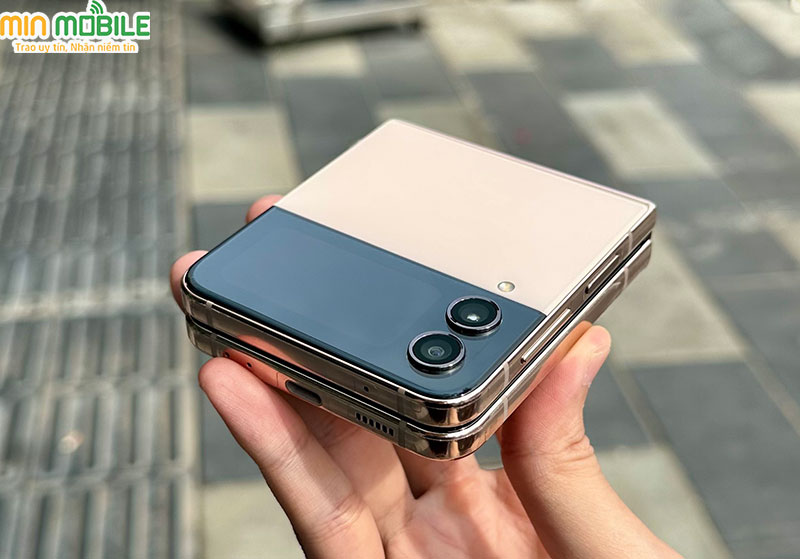 Camera sắc nét trên chiếc điện thoại gập Z Flip 4 128Gb 
