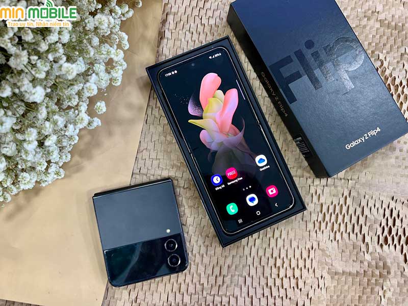 Ngoại hình Galaxy Z Flip 4 cũ Hàn 512gb đẹp như mới