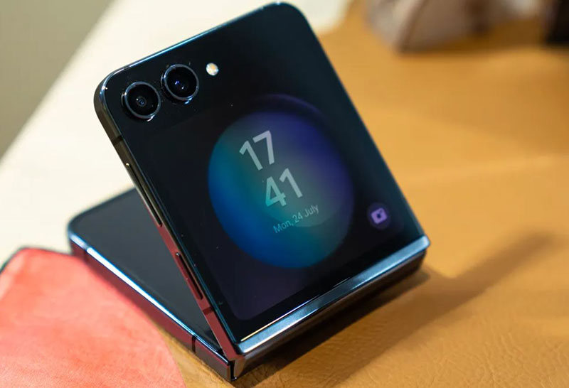 Galaxy Z Flip 5 256Gb có thiết kế ấn tượng