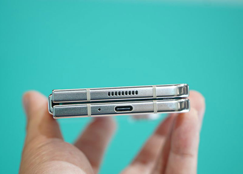 Galaxy Z Fold 5 1Tb đã không còn khe hở khi gập lại