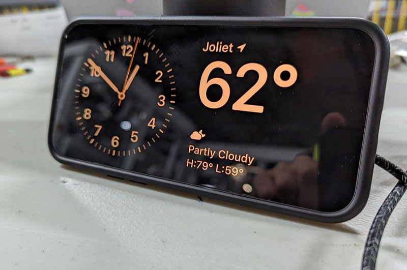 Màn hình StandBy thông minh trên iOS 17