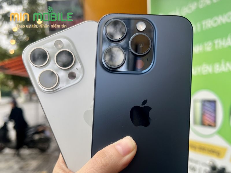 iphone15prm-512-cmr.jpg (59 KB)