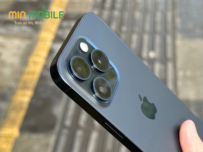 iphone15pro-1TB-h-camera.jpg (57 KB)