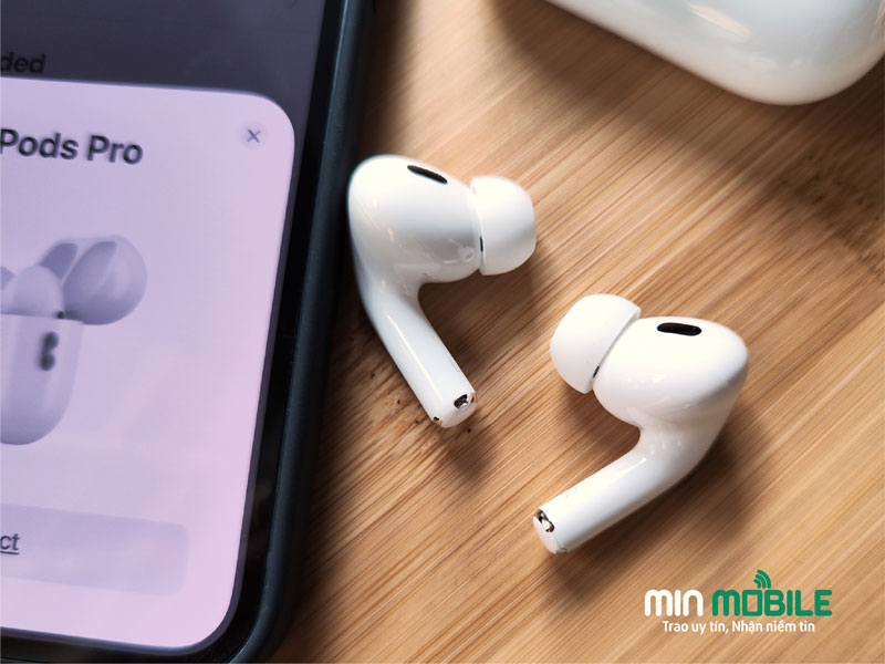 So sánh thiết kế tai nghe AirPods Pro và AirPods Pro 2
