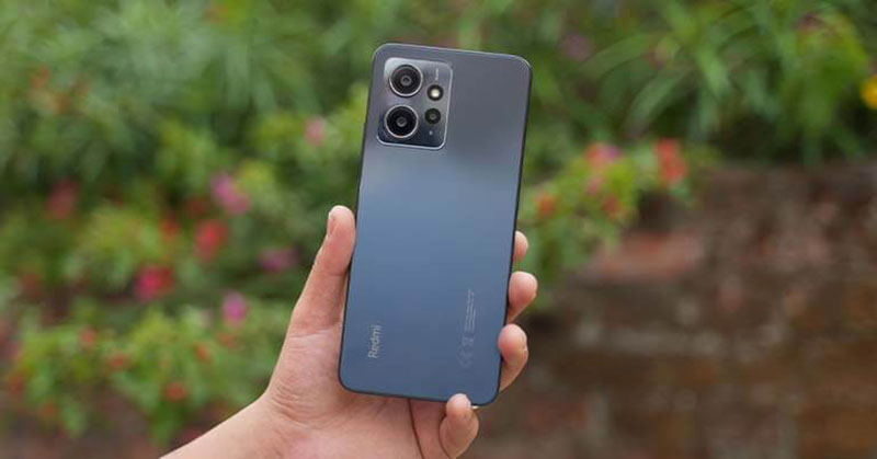 So sánh thiết kế của Galaxy A14 và Xiaomi Redmi Note 12