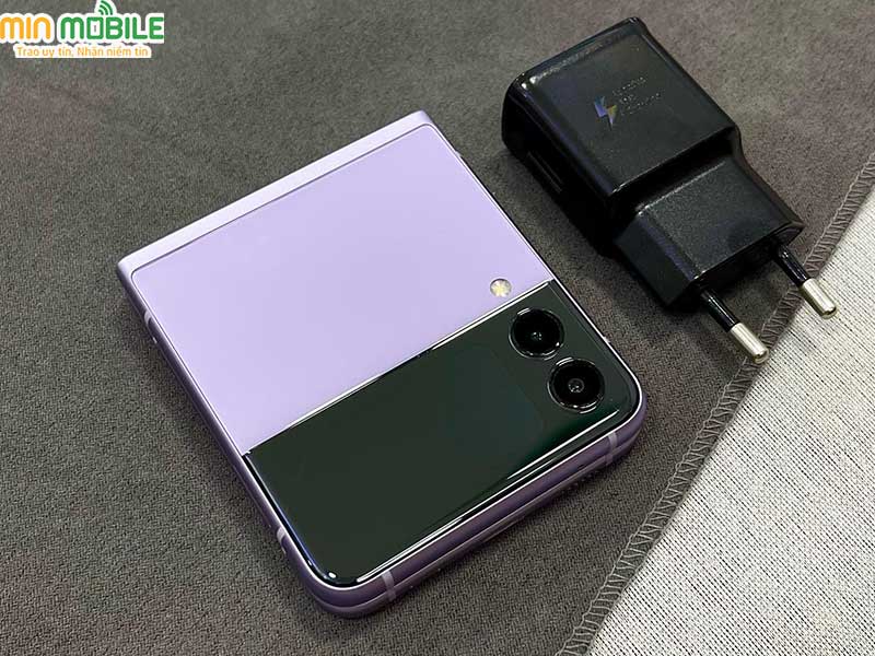 Galaxy Z Flip 3 cũ xách tay Hàn có ngoại hình đẹp như mới
