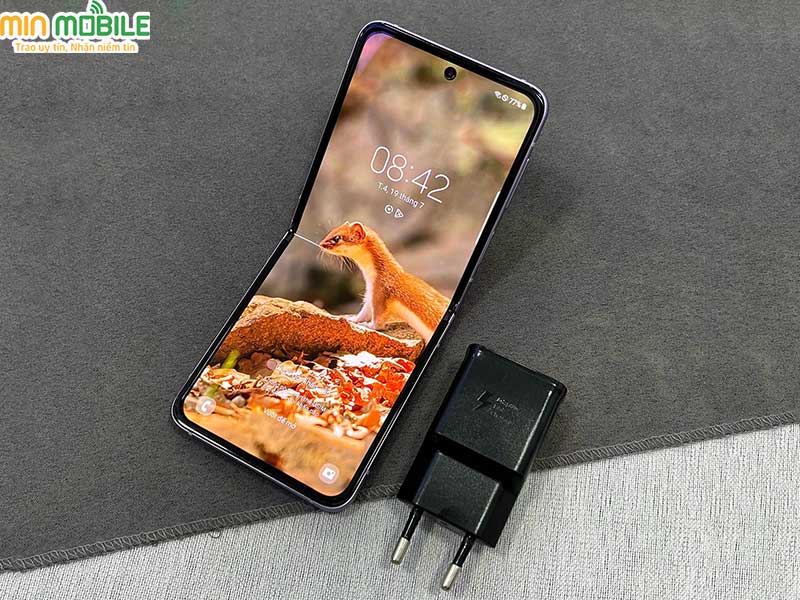 Viên pin Galaxy Z Flip 3 cũ Hàn đáp ứng được nhu cầu sử dụng cả ngày dài