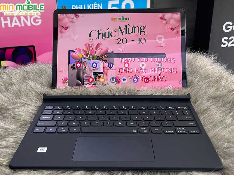 Bao da bàn phím kết hợp cùng Galaxy Tab S9 trông giống 1 chiếc Laptop