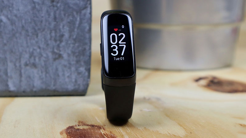 Thiết kế với màn hình lớn hơn của Galaxy Fit 3 