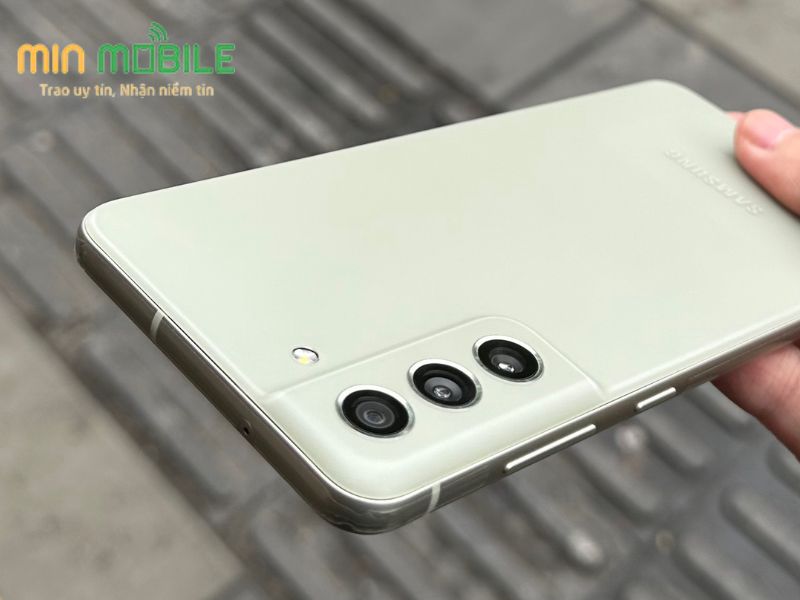 s21fe-5g-cu_1-.jpg (41 KB)